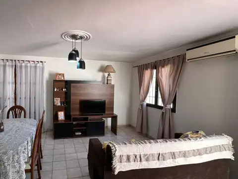Casa en Venta en Barrio Jardin Luzuriaga, USD 90.000