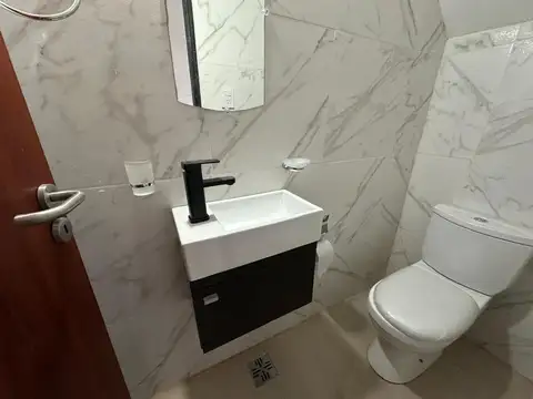 Depto Tipo Casa en Venta con 1 cocheras