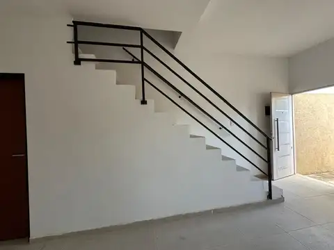 Depto Tipo Casa 3 ambientes con 1 baño