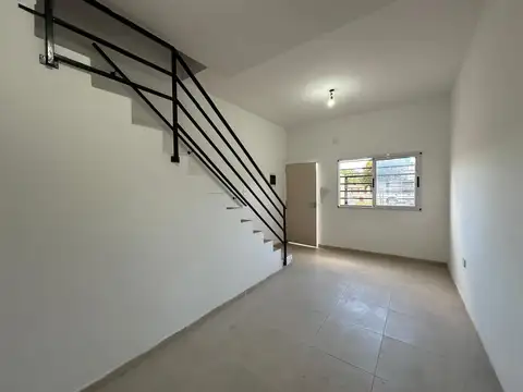 Depto Tipo Casa 3 ambientes con 1 baño