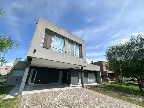 Casa en Venta en San Matias, USD 320.000