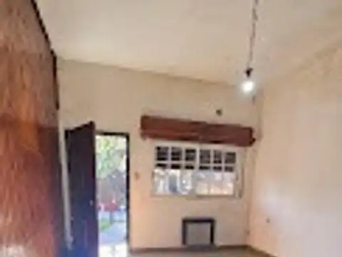 Casa en Venta en Castelar Sur, USD 100.000