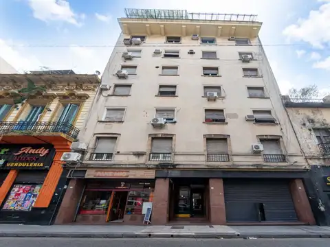 Avenida Hipólito Yrigoyen 700