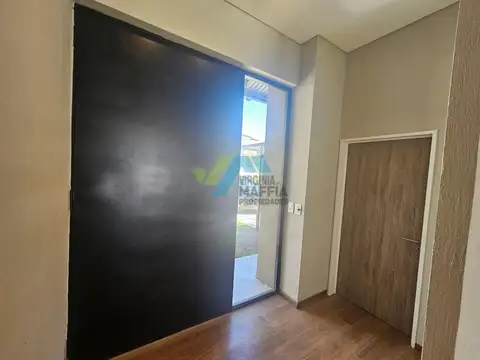 Casa en Alquiler en Santo Tomas, USD 1.400