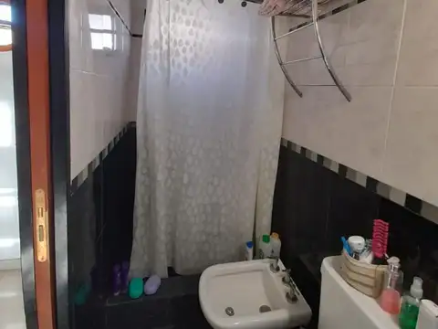 Casa 2 ambientes con 1 baño