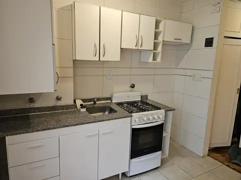 Bahía Blanca 4000, Piso 1