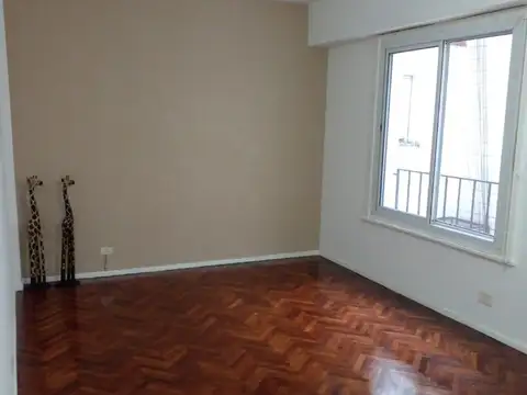Impecable departamento de 1 ambiente ubicado en 9° piso muy luminoso todo reciclado