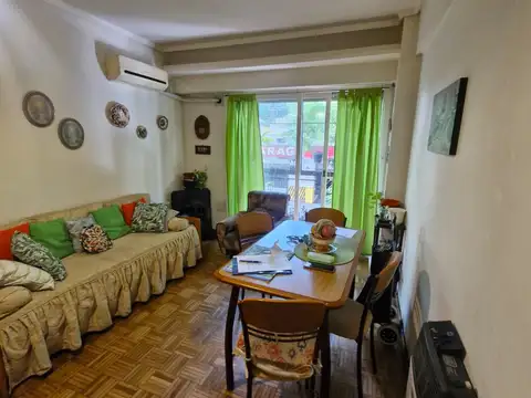 Otamendi 400, Piso 1