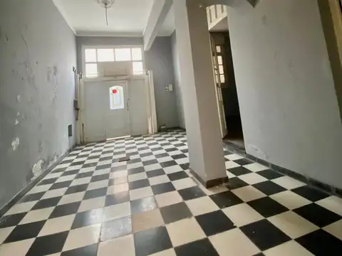 VENTA CASA CON POTENCIAL COMERCIAL BARRIO SUR