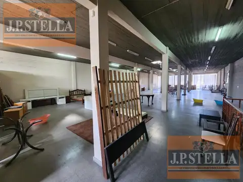 Salon Comercial de Losa en Planta Alta 389 m² Cub. (No posee baños) - Isidro Casanova