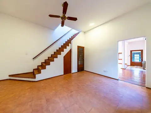 Casa de 3 dormitorios con cochera