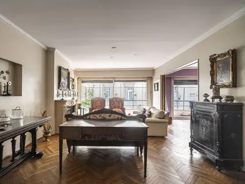 Juncal entre Carlos Pellegrini y Suipacha