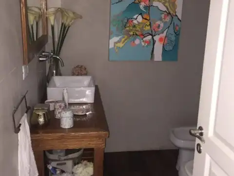 Casa en Alquiler con 2 cocheras