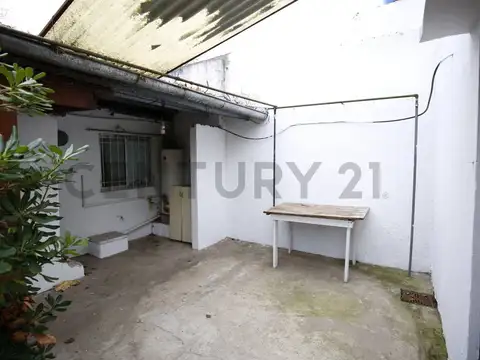 Casa 3 ambientes con 1 baño