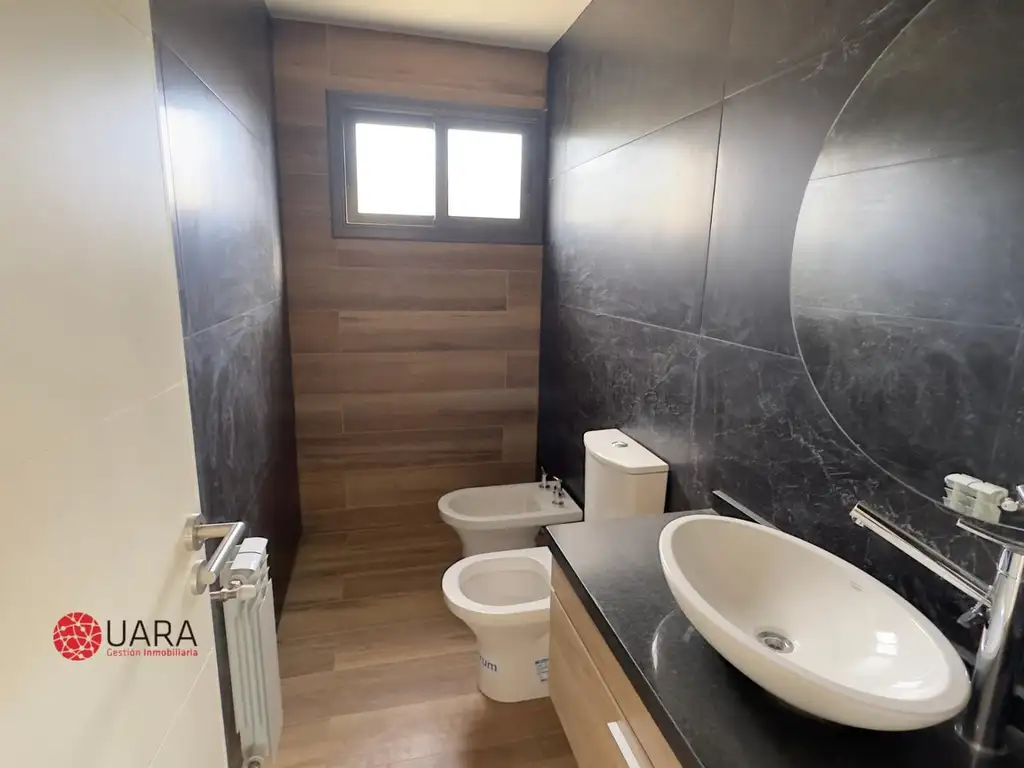 Casa - 400  m² Cubierta | 4 dormitorios | A Estrenar | 4 baños | 5 ambientes | 4 cocheras