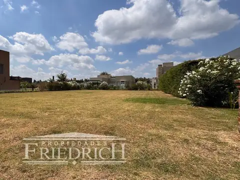 Lote en Prados del Oeste Country Club