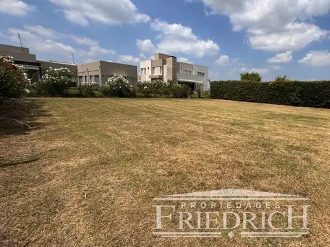 Terreno en Venta en Prados del Oeste, USD 70.000