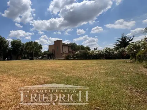 Lote en Prados del Oeste Country Club