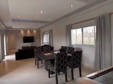 Casa en Alquiler de 3 dormitorios