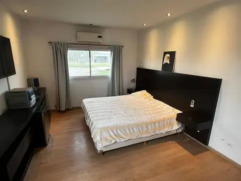 Casa en Alquiler en Fincas de San Vicente, USD 1.500