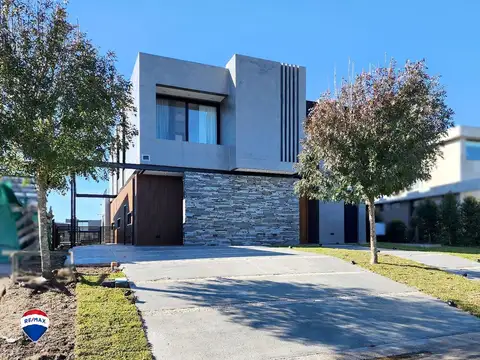 Casa en Alquiler en Puertos - Barrio Costas, USD 5.000