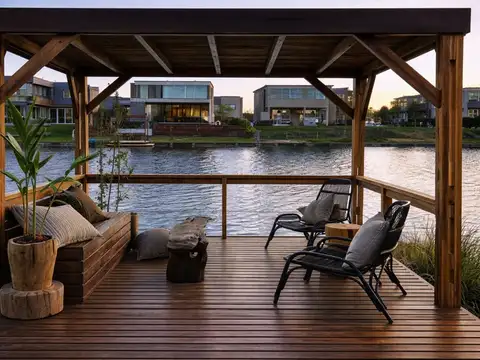 Casa 5 ambientes con 3 baños