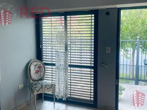 Casa 7 ambientes con 2 baños