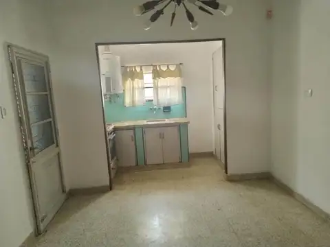 43 E/148 y 149 CASA EN VENTA  APTA CRÉDITO BANCARIO