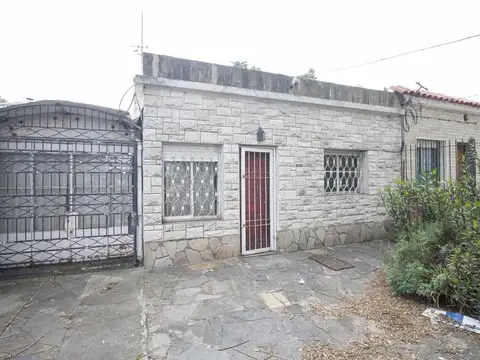 Venta Casa 3  dormitorios Ituzaingó Fondo GGE