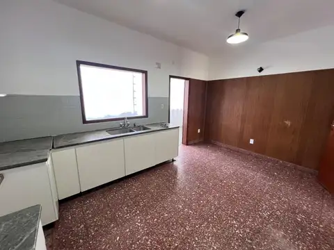 Depto Tipo Casa en Alquiler con 1 cocheras