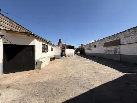 Primera Junta esq. Salta