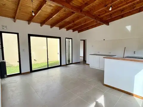 VENTA - CASA A ESTRENAR EN BARRIO VILLA JARDIN.