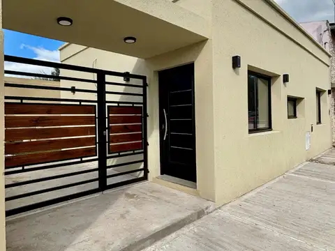 VENTA - CASA A ESTRENAR EN BARRIO VILLA JARDIN.