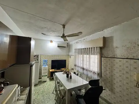 VENTA CASA 4 AMB C/PATIO Y GARAGE- SAN MIGUEL