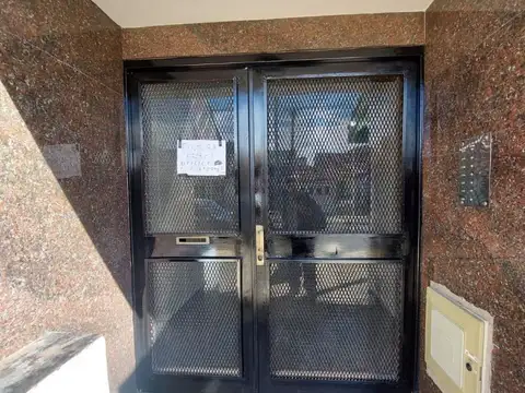 Laprida 1300, Piso 1