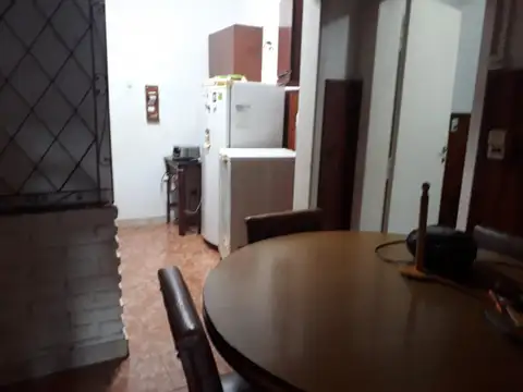 Casa 2 ambientes con 1 baño