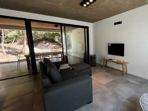 Casa en Alquiler en Barrio Senderos 3, USD 2.500