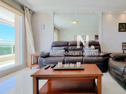 Departamento de 3 dormitorios en venta en Coral Tower en venta