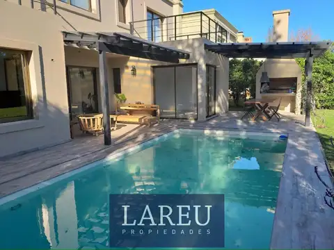 Casa en Venta con 1 cochera