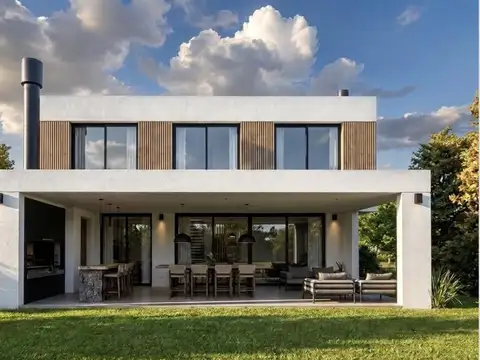 Casa en Venta al agua Laguna Grande - Villanueva