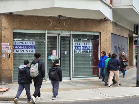 Excelente oportunidad local en esquina en Congreso