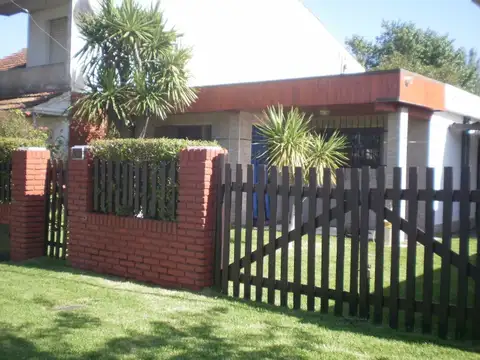 Casa 3 Ambientes con Gran Parque