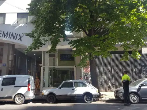 Local en venta en La Plata