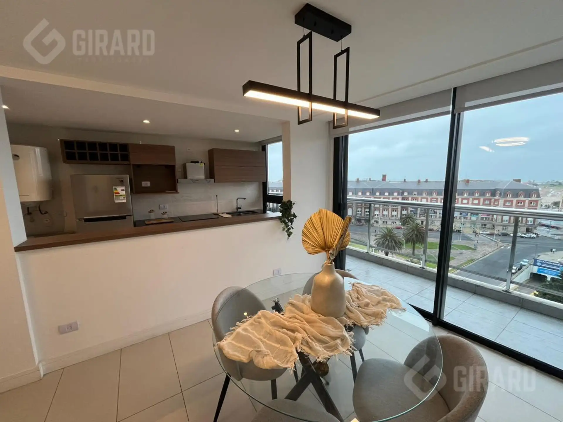 Venta de Departamento 2 ambientes con vista plena a la plaza colon y al mar