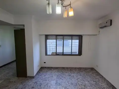 Departamento de dos ambientes en alquiler en Ramos Mejia