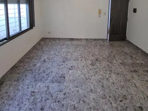 Departamento en Alquiler en Ramos Mejia, $ 450.000