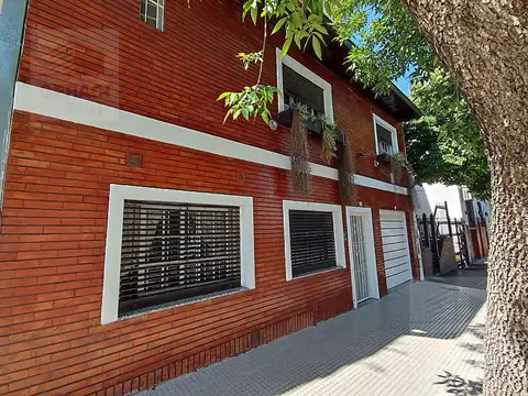 Depto Tipo Casa en Venta de 5 ambientes