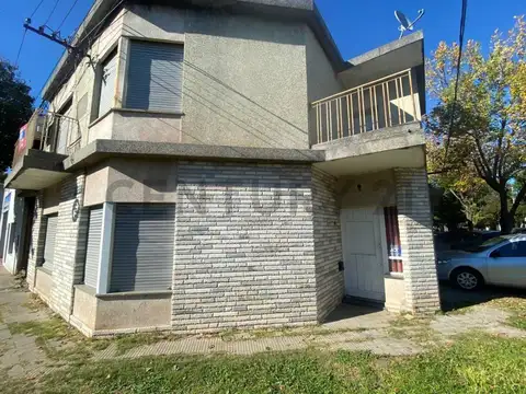 Venta Casa De 2 Plantas - 3 Dormitorios - Barrio Alvear - Rosario