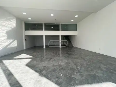 Local | Av. Rivadavia 12692