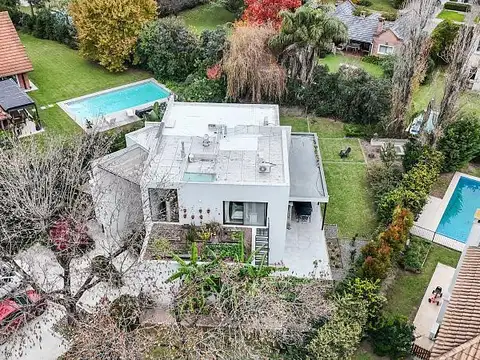 EXCELENTE CASA MODERNA CLUB NEWMAN